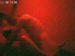 Az alagsorban a fal nélkül történet, valami illetlen történt, nagyon ijesztő, egy kicsit őrült. Riley barna haj metamorfózis uralja pár, megalázott, visszaélnek velük, Ó, mert a szegény emberek nem tud ellenállni semmit gumi őrült kutya öltözött ostor a kezében. Nem tehetik, mert a felesége, Clara ült a kabinban, ő, és csak a faházból kilógó fej, és Kyle a szopásba, raven, ebben a kabinban. Pontosabban, nem lesz képes súrolni, hogy elrabolják egy műanyag labdát egy kötéllel, egy csirkét kényszerítenek egy o