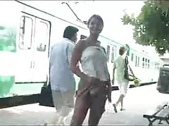 A korcsolyázó Gina Gerson egy gyönyörű kertet látott a nyitott ajtón keresztül. A lány hívatlanul jött, amely a fedélzeten állt, és nézte az aranyhal úszását egy kis tóban. Kisfiú állt egy gördeszka, fölé hajolt a kerítés, majd majdnem beleesett a vízbe. Egy pár rugalmas fenék szex videók amatőr a lány, egy erős ember felemelte a kezét a tulajdonosok megy ki, hogy megfeleljen izgalmas, de mielőtt a szint, rohanó, hogy segítsen neki. A hatalmas Megváltó karjai az idegennek, aki hálásan megcsókolta. A szerető