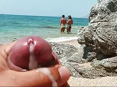Két nagy mellek leszbikus szex, kávé Extrém. Nyelvükkel, ujjaikkal és persze vibrátorukkal simogatják egymás ingyenpornofilmek péniszét.