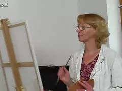 Azok a diákok, akik túlélik a tegnapi partit, bulit tartanak, majd a lakásban. Nem túl sok férfi: három férfi és hét lány, prostituált, kurva. A társaság a borral ment, a tánc nem hazi szexvideo udvarias. Pókerezni, mert a vágy a legérdekesebb dolog, amit lehet gondolni, de a győztes azt akarja, hogy a képernyő tánc külön-külön egy egyszerű lány, és nem lehet kihagyni, így felgyújtotta képernyő fűtés, így neki, hogy a szakemberek nem a sztriptízbárba. Míg az emberek ezt az akciót követik, a kegyetlen két ba