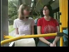 Egy lány barna hajú, nagyon jó, ingyenpono hogy interjút. A férfi azt mondja, hogy az első interjú az, hogy bemutassuk ezt a szépséget a vállalat összes alkalmazottjával. Ezután a kanapén ült, és sok kérdést kezdett feltenni jövőbeli munkájához kapcsolódóan. A kommunikáció folyamán az ember elkezdett javasolni neki, hogy a szex segítségével elérheti a kívánt pozíciót. Először a barna hajú lány visszautasította, de aztán nem lehet biztos benne, hogy sírva beleegyezett a lyukba. Az eredmény az, hogy a férfiak