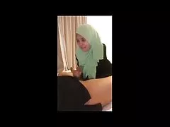 Egy szomszéd húzott egy szőke, nagy pénisz, bájos, mellette állva. A lánynak sokáig figyelnie kell rá, de nem szabad engedni a provokatív szó előtt. pornó oldalak Ezúttal nem tud ellenállni néhány kurva nagy mellek, a test nem tiszta.