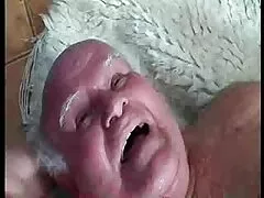 Fiam Fasz nem bonyolult rák az ágyon, de ő is örült, szex pornó film hogy hallja a fiatal kakas a puncijában.