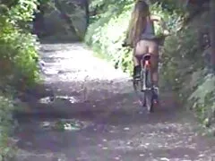 Biliárdozás után testvér sex videó szexi lány ült az asztalnál, majd a férfi odament hozzá, elkezdett kopogtatni a mellén, és édesen megcsókolta az ajkát. Aztán a lány feküdt a biliárdasztal tetején, fogta a férfi péniszét a szájába, elkezdte ütni, nyalogatja a pénisz rugalmasságának fejét a nyelv körkörös mozgásában, majd zárja be az ajkakkal, kezdve mozogni, szopni és nyalni. Aztán a férfi elkapta a lányt egy biliárdasztalon, sok különböző testtartással, végül a bagoly teljes szar volt a szájában.
