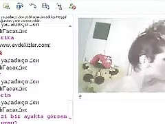 Egy online szex filmek részeg lány, aki harisnyát visel, nagy seggű, macsó, hosszú péniszű, bal vállán tetovált fasz egy bérlakásban.